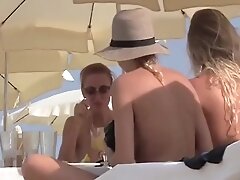 Секс на пляже, Блондинки, Публичный секс Bellas tetas en la playa