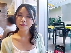 【神感シンフォニーが止まらないッ美尻ピアニスト】清楚な外見だけど実はチョロい変態シンガーソングライターがヤリモクで弾き語り！？スベスベ美脚×卑猥な形のエロ尻BODY！