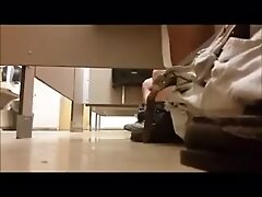 Любительское, Отсос, Дрочат, Мастурбация, Подглядывание Under stall BJ swap 2