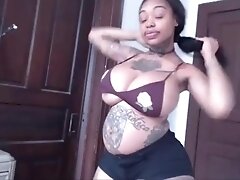 Light skin cam girl showing her ass
