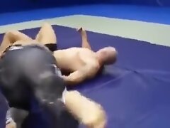 Stunning curvy asian twerking her big ass