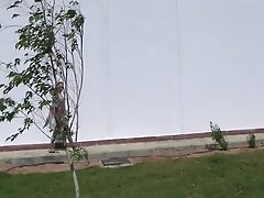 Любительское, Публичный секс Young horny couple fucks in public