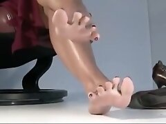 Mature Sophia's Feet : Red Heels