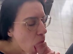 Fouettée avant de lui super la bite