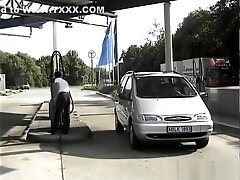 Анальный секс, Немецкое порно German Girl sucks cock in car trip