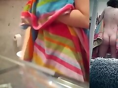 Скрытая камера, Подглядывание Found 24 double spy changing from bathing suit